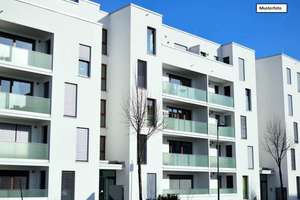 Provi frei Mehrfamilienhaus mit Garage in 97450 Arnstein - 