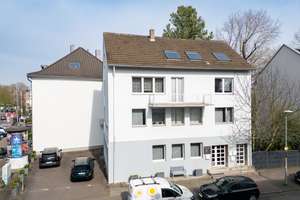 WGH mit freier Wohnung und Entwicklungspotenzial in Köln-Müngersdorf – Die vollständige Adresse der Immobilie erhältst du vom Anbieter., 50933 Müngersdorf, Köln – Vorschaubild 2