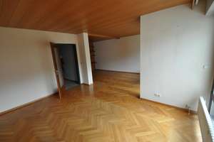 Privat: Familienfreundliches Reihenhaus mit Garten & Garage in bester Lage, Böblingen-Tannenberg – Die vollständige Adresse der Immobilie erhältst du vom Anbieter., 71032 Böblingen – Vorschaubild 12