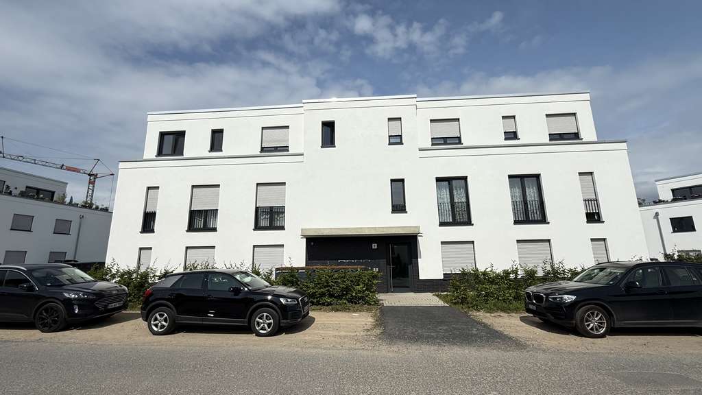 Stilvolle & barrierefreie 3-Raum-Penthouse-ETW mit exklusiver Ausstattung & EBK in Neuss-Holzheim!