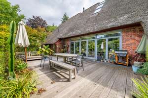 Tangstedt | Einzigartiges, modernisiertes Reetdachhaus von 1699 mit idyllischer Gartenanlage – Die vollständige Adresse der Immobilie erhältst du vom Anbieter., 22889 Tangstedt – Vorschaubild 3