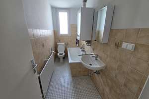 3-Zimmer-Wohnung mit neuem Bad+ Design-Vinyl-Böden in Oberbilk – Höhenstr. 21, 40227 Oberbilk, Düsseldorf – Vorschaubild 4