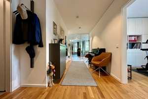 EXKLUSIVES PENTHOUSE IN DER WASSERSTADT: SMART-HOME, 2 LOGGIEN, DESIGN-TAGESLICHTBAD & LUXURIÖSE AUS – Hannover – Vorschaubild 3