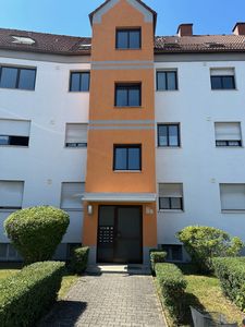Schöne freie Dreizimmerwohnung mit Balkon und Tiefgaragenstellplatz in Augsburg-Haunstetten