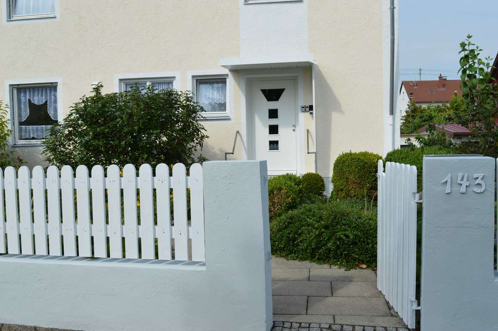 Immobilie in Vöhringen - Geräumiges 9-Zimmer Haus mit Garage in Vöhringen - Bild 2