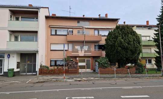 Mannheim-Feudenheim: Geräumige 2-ZKB-Dachgeschosswohnung in zentraler Lage!