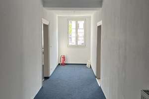 großzügige 3 Zimmer Wohnung oder Büro mit Altbau-Charme in Fürth
