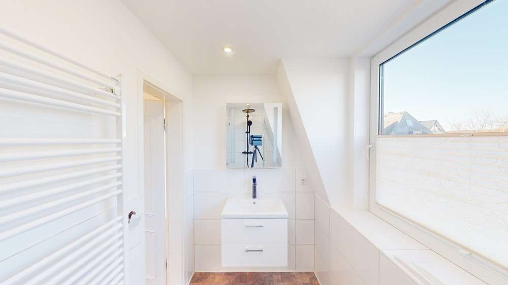 Immobilie in Sylt - Renovierte Doppelhaushälfte mit Garten – zentral gelegen auf Sylt - Bild 3