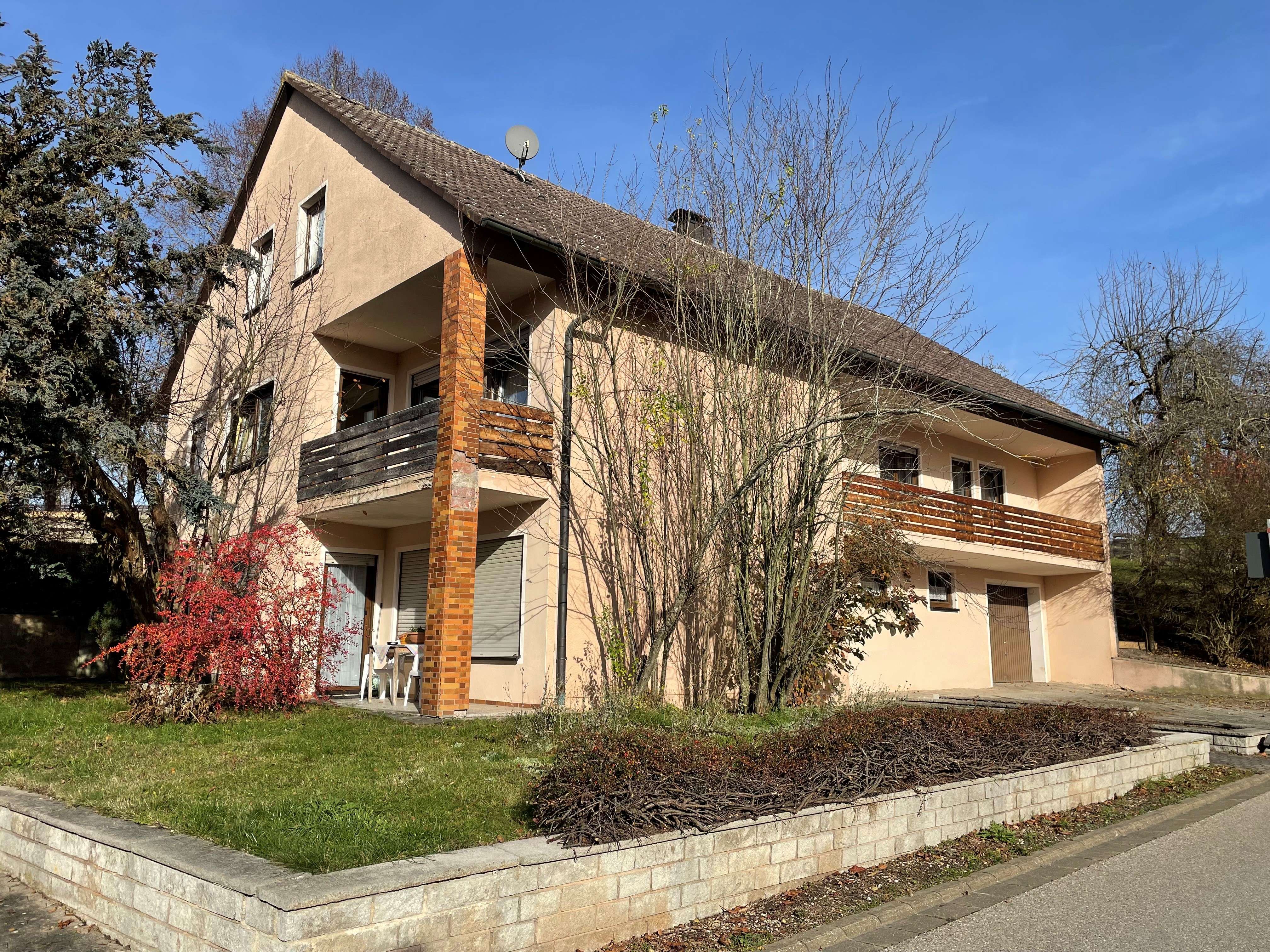 Einfamilienhaus mit separater Einliegerwohnung in Oberahorn bei Feuchtwangen, Ansbach Kreis – Bild 1