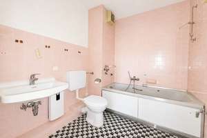 Nah am Wasser! Sanierungsbedürftige 3-Zimmerwohnung in Duisburg-Großenbaum! Mit Fahrstuhl und Balkon – Die vollständige Adresse der Immobilie erhältst du vom Anbieter., 47269 Großenbaum, Duisburg – Vorschaubild 12