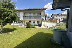 Einfamilienhaus mit Einliegerwohnung 
Nähe Hauzenberg – Die vollständige Adresse der Immobilie erhältst du vom Anbieter., 94051 Hauzenberg – Vorschaubild 1