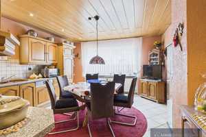 Top Zweifamilienhaus mit Balkon und Garten – Neunkirchen (Kreis) – Vorschaubild 6
