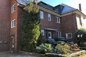 Einzigartige 2-Zimmer-DG-Wohnung in  Backstein-Villa
