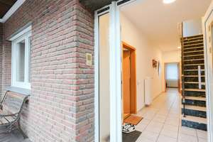 Familienidylle mit Potenzial: Charmantes Zweifamilienhaus mit großem Garten – Die vollständige Adresse der Immobilie erhältst du vom Anbieter., 33758 Schloß Holte-Stukenbrock – Vorschaubild 2
