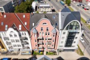Sofort bezugsfrei! Charmante 3,5-Zimmer-Altbauwohnung mit zwei Balkonen am Rostocker Stadthafen – Die vollständige Adresse der Immobilie erhältst du vom Anbieter., 18057 Kröpeliner-Tor-Vorstadt, Rostock – Vorschaubild 8