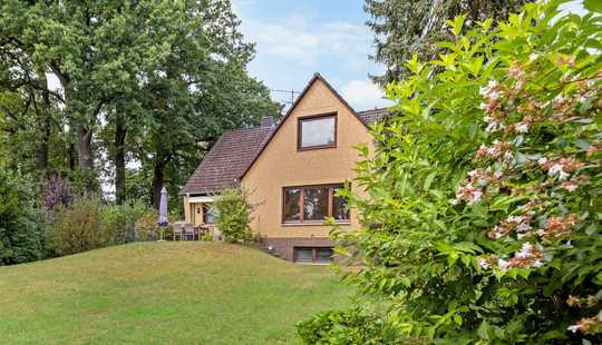 Bild von Schönes Zweifamilienhaus in Bissendorf mit großem Garten und Doppelgarage