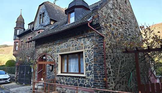 Bild von Trechtingshausen - Gepflegtes Einfamilienhaus in direkter Rhein-Strand Nähe mit Bruchsteinfassade