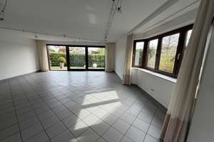 Interessantes Dreifamilienhaus (Baujahr 1993) mit XL-Doppelgarage in guter Lage von Bochum-Linden – Die vollständige Adresse der Immobilie erhältst du vom Anbieter., 44879 Linden, Bochum – Vorschaubild 3