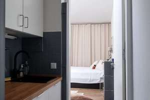 Hochwertiges, möbliertes Dach-Loft mit Klimaanlage – 40476 Golzheim, Düsseldorf – Vorschaubild 4