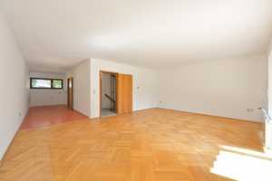 Reihenmittelhaus mit 8 Zimmern, sonnigem Garten und Gestaltungsmöglichkeiten in grüner Umgebung – München (Kreis) – Vorschaubild 4