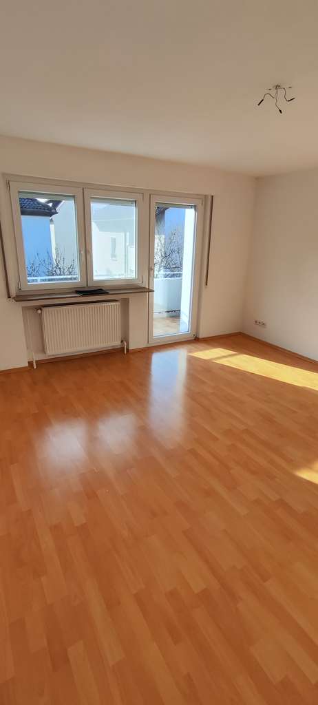 Helle 3-Zimmer-Wohnung in Heilbronn-Böckingen - mit Balkon. Mit Garage. Attraktiv für Kapitalanleger