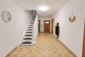 Freistehendes Zuhause mit großem Grundstück – wohnen, renovieren oder neu bauen! – Die vollständige Adresse der Immobilie erhältst du vom Anbieter., 32760 Detmold – Vorschaubild 5