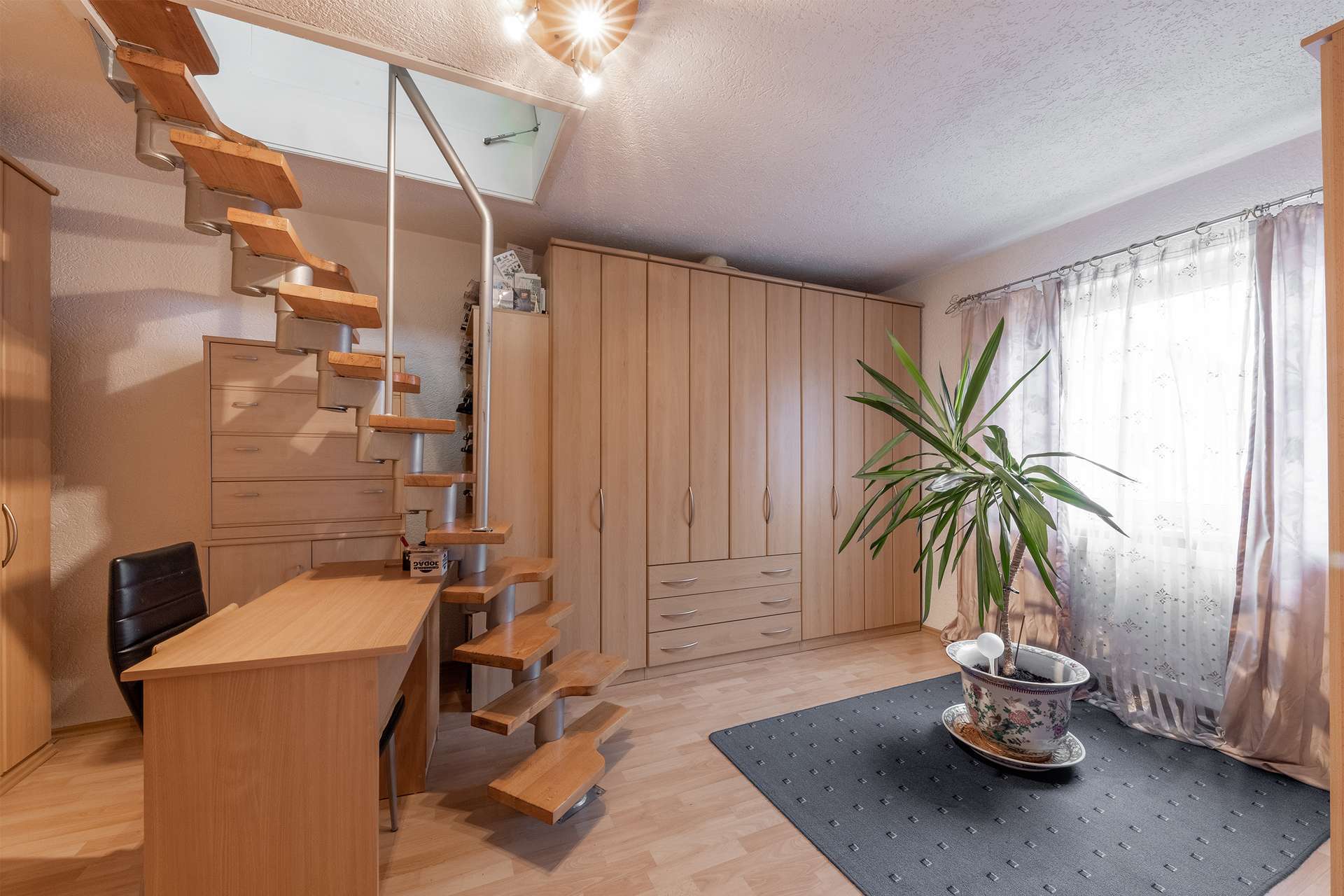 Immobilie in Vaterstetten - Sonniges 2-3 Parteienhaus in Vaterstetten für Familien oder als Renditeobjekt - Bild 2