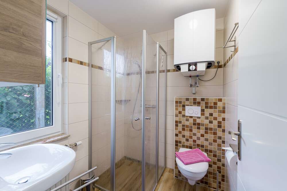 Immobilie in Kalkhorst - Schönes Anwesen unweit der Ostsee inklusive Haupthaus, Einliegerwohnung und separatem Gästehaus - Bild 3