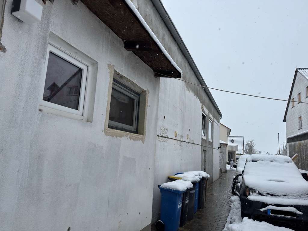 Immobilie in Waldbüttelbrunn - Vielseitig nutzbare Liegenschaft zu verkaufen - Bild 3