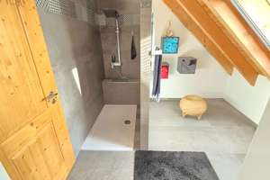 Einfamilienhaus mit Einliegerwohnung, neuem Bad und PV-Anlage in Top-Zustand – Die vollständige Adresse der Immobilie erhältst du vom Anbieter., 97724 Burglauer – Vorschaubild 22
