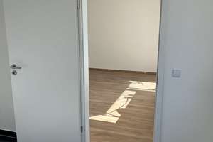 Sonnige 1-Zimmer-Wohnung in Diedorf mit Balkon und Einbauküche - perfekt für Singles oder Büro – Die vollständige Adresse der Immobilie erhältst du vom Anbieter., 86154 Diedorf – Vorschaubild 9