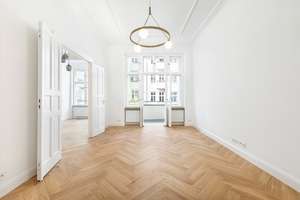 Driesener Straße, Prenzlauer Berg: Frisch sanierte 3-Zimmer-Wohnung mit hohen Decken, Stuck & Balkon – Driesener Straße 10, 10439 Prenzlauer Berg, Berlin – Vorschaubild 2