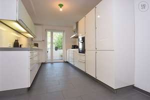 Wunderschöne, stilvoll möblierte Wohnung mit Balkon in top Lage in Stuttgart Mitte – 70182 Oberer Schlossgarten, Stuttgart – Vorschaubild 3