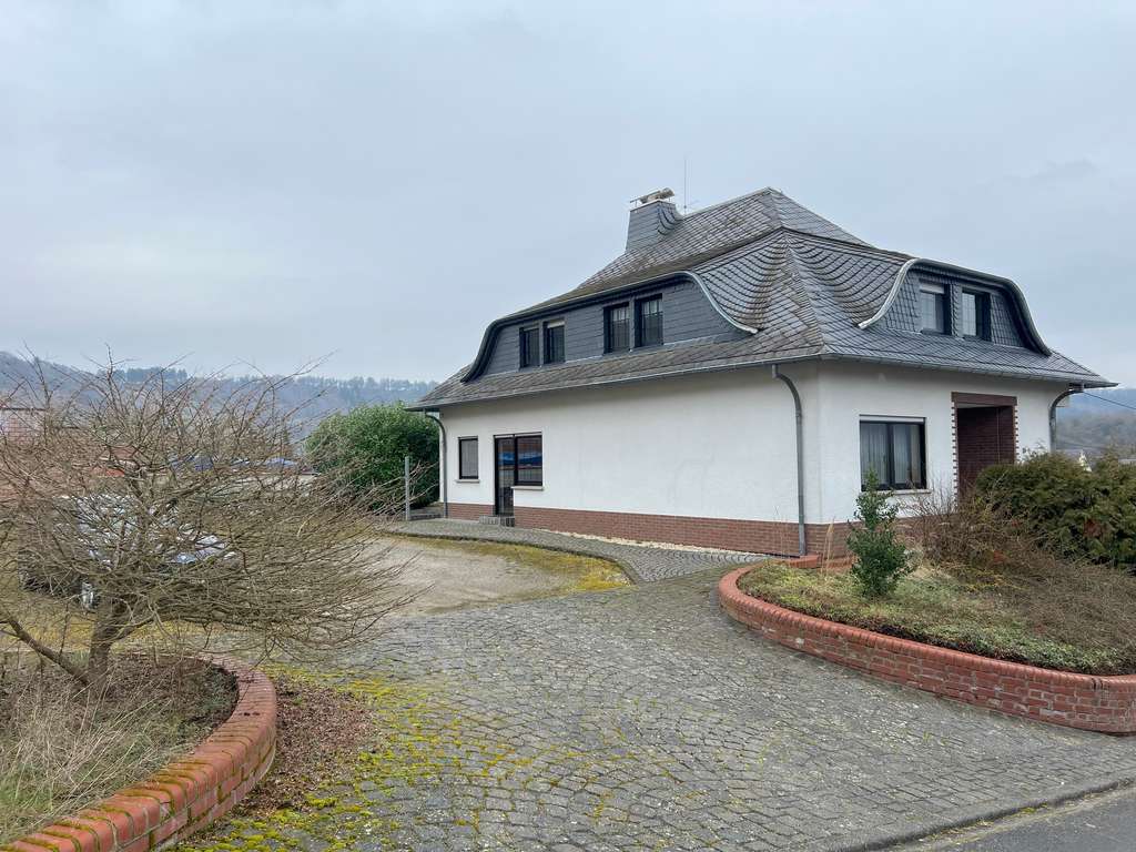 Immobilie in Kröv - Kröv – Top Lage – Repräsentatives EFH mit großer Garage und traumhafter Sonnenterrasse - Bild 4