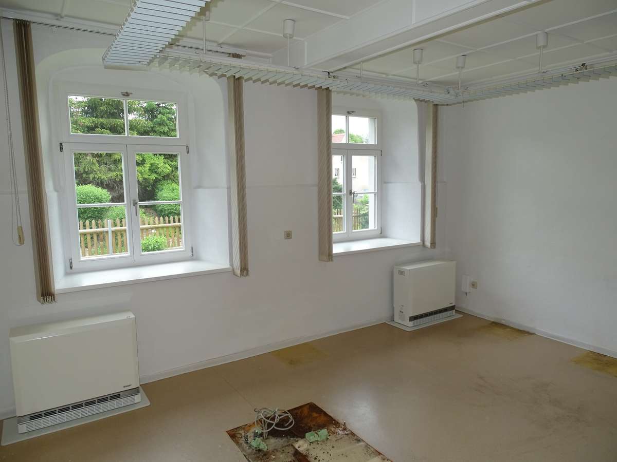 Sprechzimmer links
