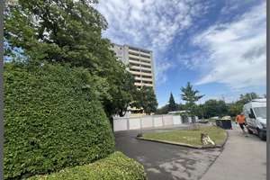 „112 m² Wohnkomfort mit zwei Balkonen – gepflegte 4,5-Zimmer-Wohnung mit Tiefgarage – Die vollständige Adresse der Immobilie erhältst du vom Anbieter., 72760 Reutlingen-Mitte, Reutlingen – Vorschaubild 3