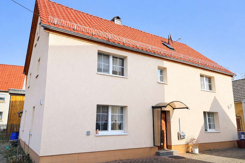 Immobilie in Wermsdorf - Einfamilienhaus mit Charakter: viel Raum für Ihre individuellen Wohnideen - Bild 0