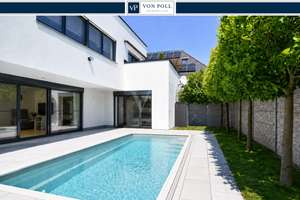 Mehrgenerationen-Villa mit Pool, Penthouse und außergewöhnlichem Wohnkomfort