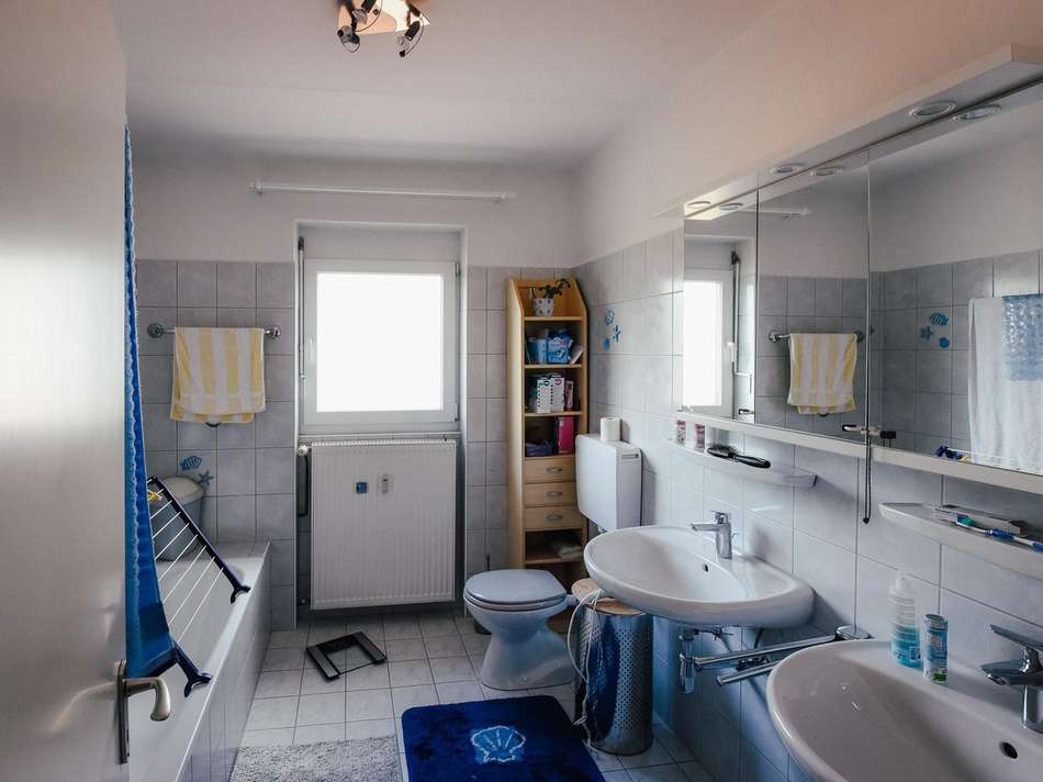 Wohnung 1. OG - Badezimmer