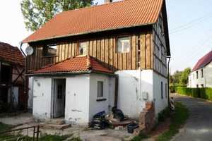 teilrestauriertes Haus in einem ruhige Bereich des Ortes – Nohra, Nordhausen (Kreis), 99735 Nordhausen (Kreis) – Vorschaubild 1