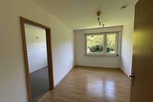 D-Hassels:  3,5-Zimmerwohnung im 1. OG mit Garage sucht neuen Eigentümer – Stendaler Straße 48, 40599 Hassels, Düsseldorf – Vorschaubild 7