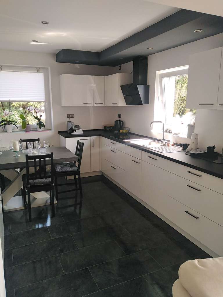 Immobilie in Ense - Ense,zentrumsnah,solides Haus mit großen Potenzial - Bild 3