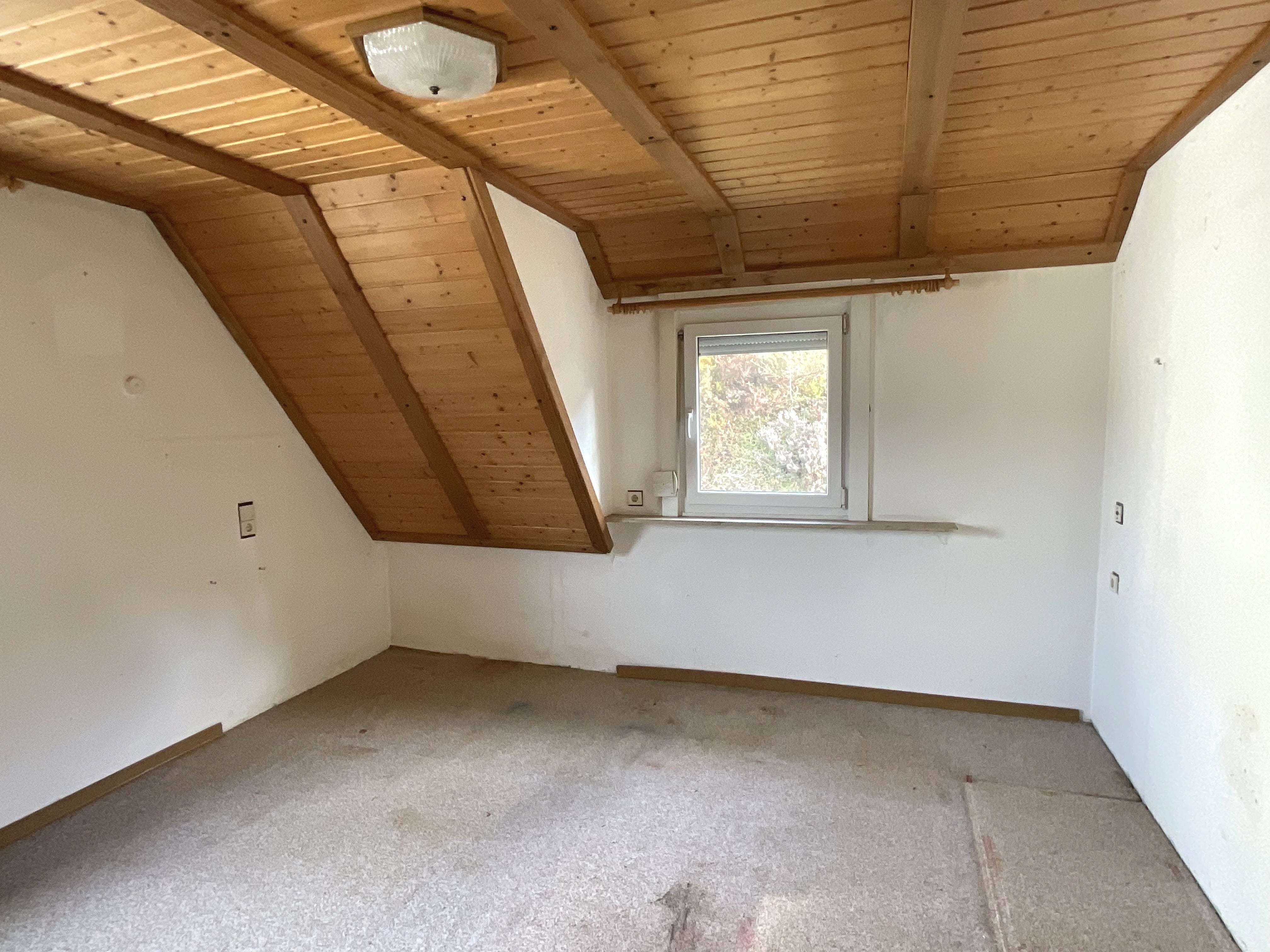 Immobilie in Triberg im Schwarzwald - Raum für Ideen und neue Perspektiven – Sanierungsbedürftiges Einfamilienhaus in Triberg! - Bild 1