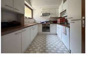 Großzügige 2,5 Zimmer-Galeriewohnung mit Balkon, EBK, FBH, TGƃStellplatz uvm. – Happoldstraße 13b, 70469 Feuerbacher Tal, Stuttgart – Vorschaubild 2