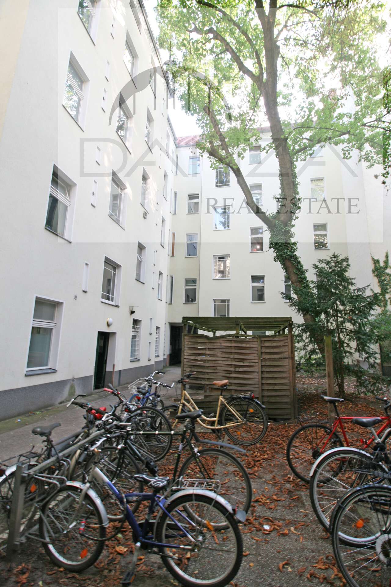 Gelegenheit im Sprengel-Kiez! Vermietete Wohnung zum sanieren mit Gartenfläche, Berlin – Bild 3