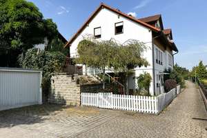 Kapitalanleger aufgepasst! Ruhig, Solide, Rentabel - Einfamilienhaus mit Einliegerwohnung – Die vollständige Adresse der Immobilie erhältst du vom Anbieter., 89537 Giengen an der Brenz – Vorschaubild 1