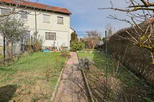 Reihenendhaus mit Garten und Garage