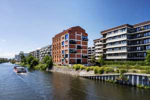 2-Zimmerwohnung mit Einbauküche und Loggia direkt am Spreekanal