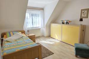 Doppelhaushälfte mit liebevoll gestalteten Garten, Garage und Gerätehäuschen - Nähe der Unikliniken – Die vollständige Adresse der Immobilie erhältst du vom Anbieter., 97080 Dürrbachtal, Würzburg – Vorschaubild 14
