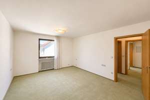 Rarität im Regensburger Stadtsüden: Wohn-/Mehrfamilienhaus auf sonnigem Südwest-Grundstück – Die vollständige Adresse der Immobilie erhältst du vom Anbieter., 93051 Kumpfmühl-Ziegetsdorf-Neuprüll, Regensburg – Vorschaubild 17